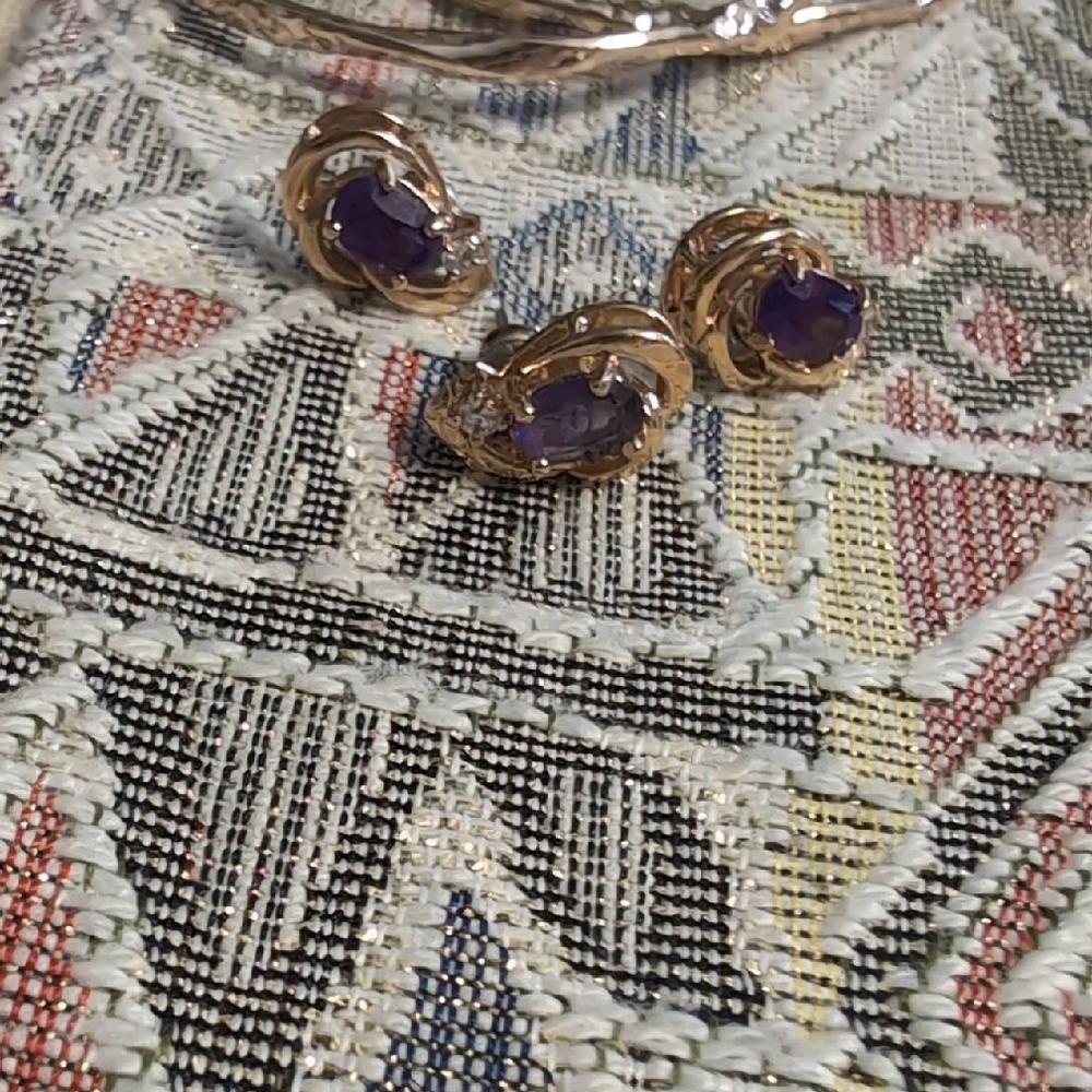 Vintage 7 Piece Gold Toned Earring Set - Picture 4 of 12